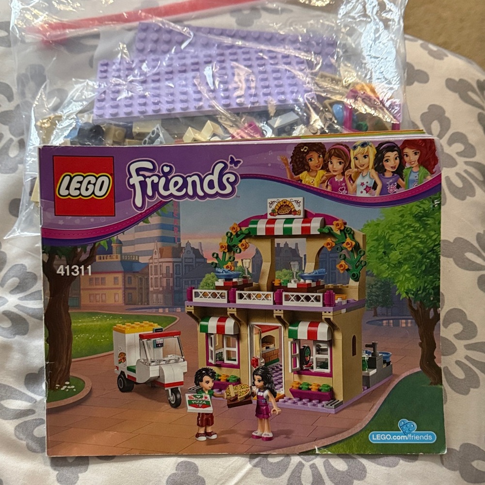 LEGO Friends Heartlake City Café Set - Purple and Green